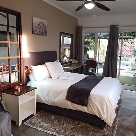 The Oak Treehouse Bnb 昆斯敦 外观 照片